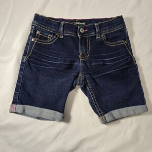 Dark Denim Girl's Shorts. Whiskering. Rolled Cuffs. Size 6 Adjustable Waist.